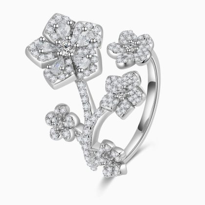 Ring mit Blüten der Begonie
